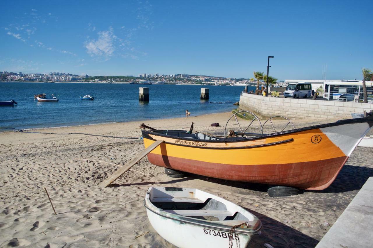 Fisherman'S House - A Boat Ride From Lisbon Villa Trafaria Exterior foto